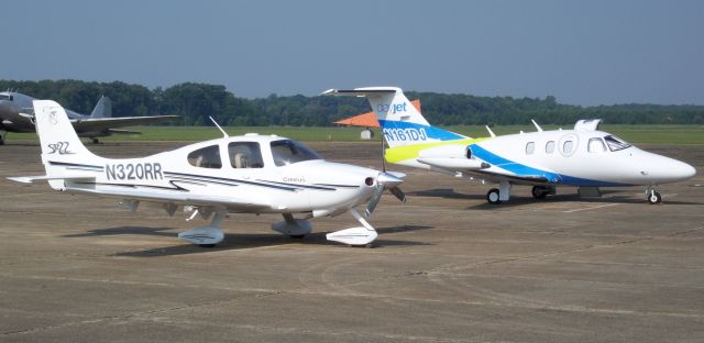 Cirrus SR-22 (N320RR) - 17 July 2008