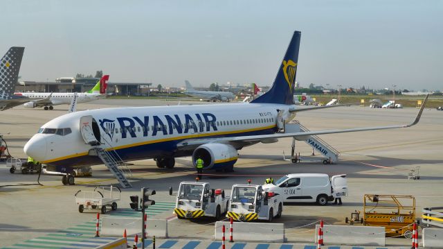 Boeing 737-800 (EI-FTD) - Ryanair Boeing 737-8AS(WL) EI-FTD in Porto 