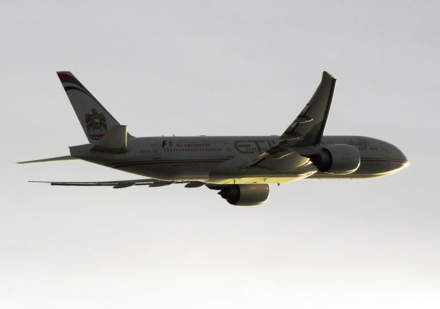 Boeing 777-200 (A6-LRD) - a rel=nofollow href=http://flightaware.com/live/flight/A6LRD/history/20141118/0450Z/OMAA/KLAXhttp://flightaware.com/live/flight/A6LRD/history/20141118/0450Z/OMAA/KLAX/a