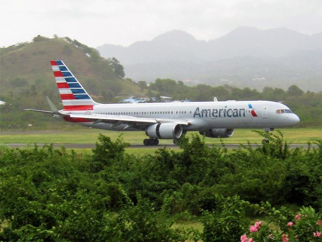 Boeing 757-200 (N172AJ)
