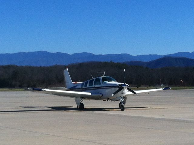 Beechcraft Bonanza (36) —