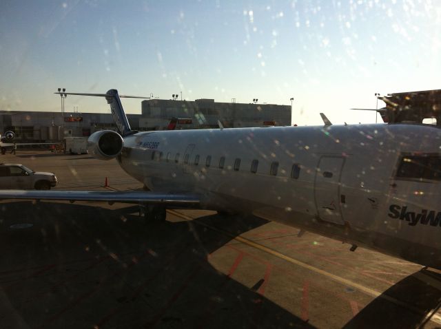 Canadair Regional Jet CRJ-200 (N652BR) - Getting ready for a short hop down to Moline IL.