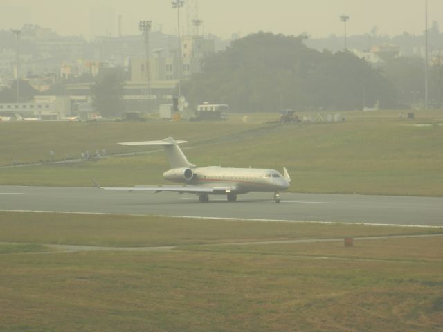 Bombardier Global 5000 (VT-JSK) - a Bombardier global 5000 landing at VOBG