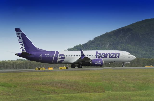 Boeing 737 MAX 8 (VH-UIK) - Sunshine Coast Airport.