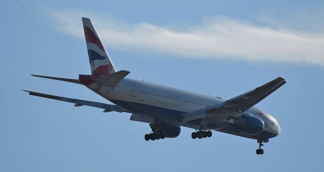 Boeing 777-200 (G-YMMI) - phoenix sky harbor international airport BA289 10SEP21