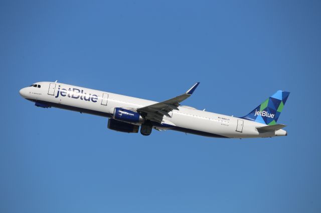 Airbus A321 (N961JT)
