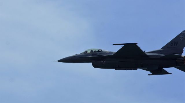 Lockheed F-16 Fighting Falcon — - The Air Combat Command F-16 Viper Demonstration Team performing at Bethpage Airshow 2016.