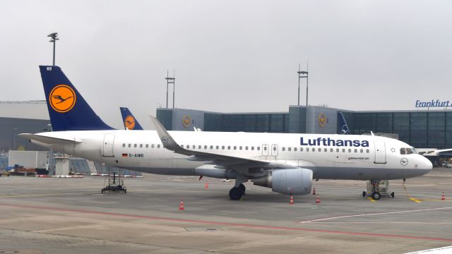 Airbus A320 (D-AIWB) - Lufthansa Airbus A320-214(WL) D-AIWB in Frankfurt 