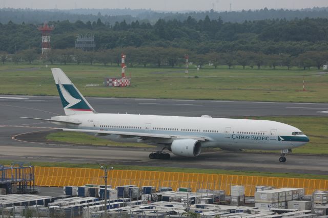 Airbus A330-300 (B-HNA)
