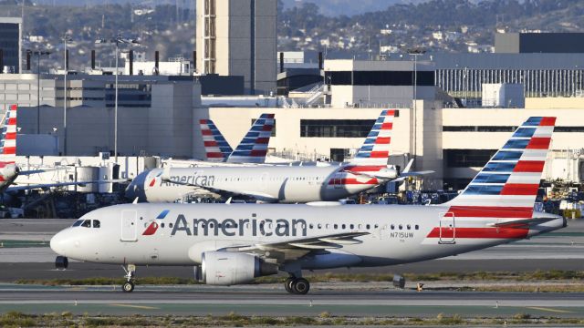 Airbus A320 (N715UW) - Arrived at LAX on 25L