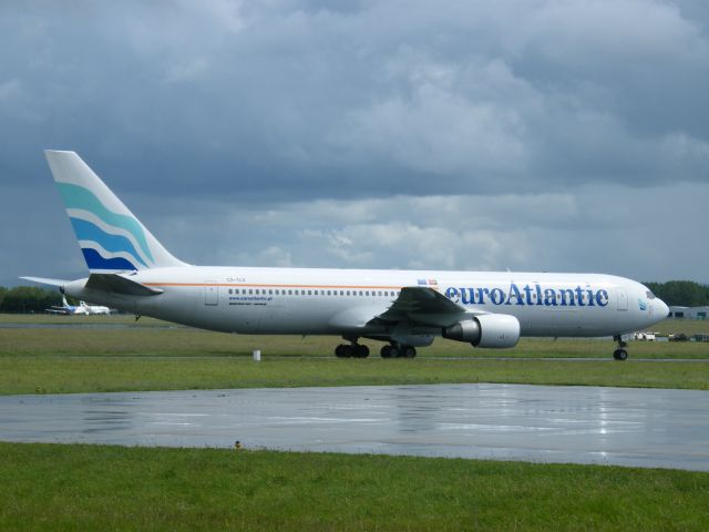 Airbus A330-300 (CS-TLO)