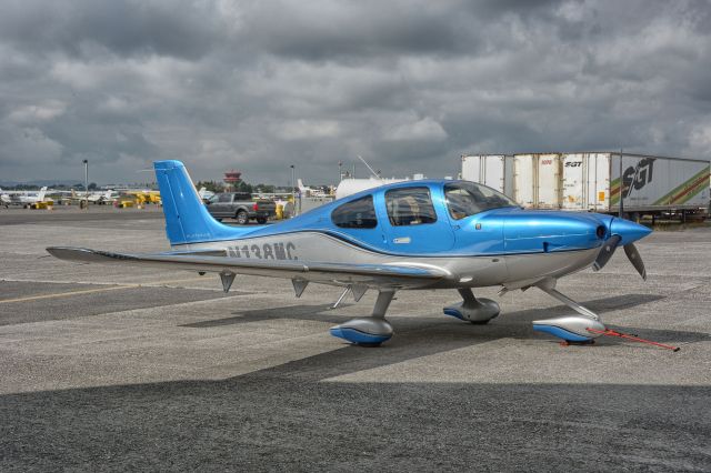 Cirrus SR-22 (N138MC)