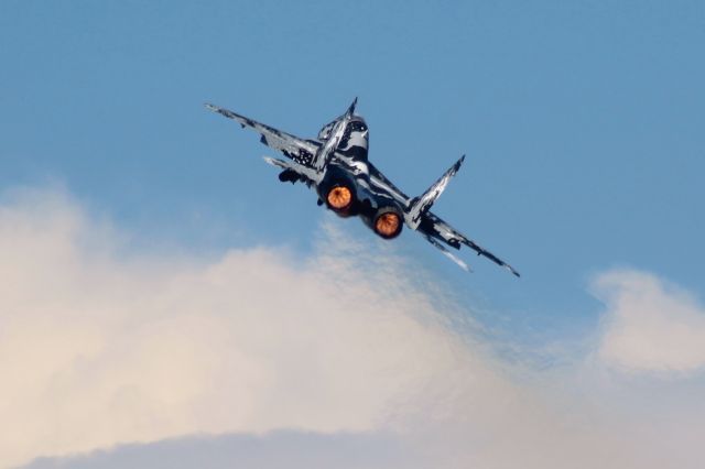 MIKOYAN MiG-33 (N29UB) - Tight Turn...Burner...& Climbbr /The Star of Team Polaris