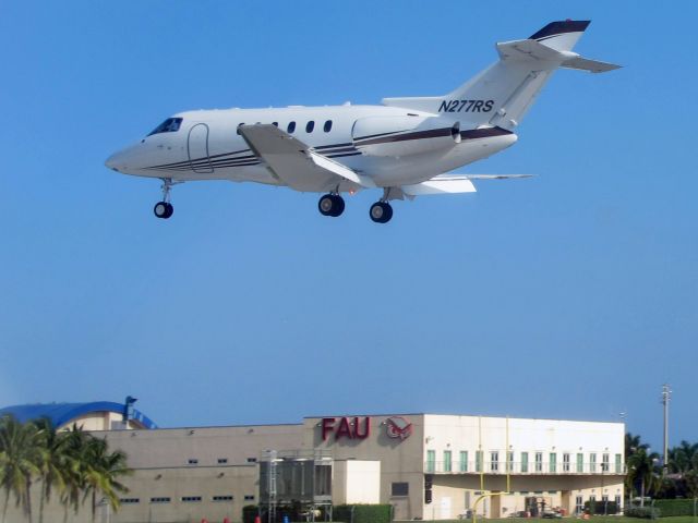 Hawker 800 (N277RS) - Landing runway 05.