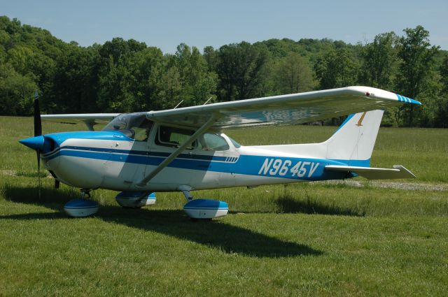 Cessna Skyhawk (N9645V)