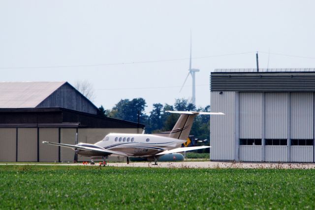 Beechcraft Super King Air 200 (C-FLRM) - Taken on August 31, 2011.