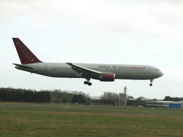 BOEING 767-300 (N396AX)