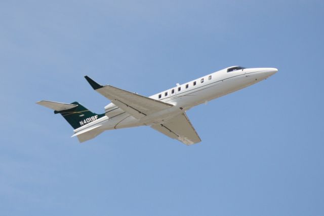 Learjet 45 (N401SF) - Learjet 45 (N401SF) departs Sarasota-Bradenton International Airport enroute to New Castle Airport