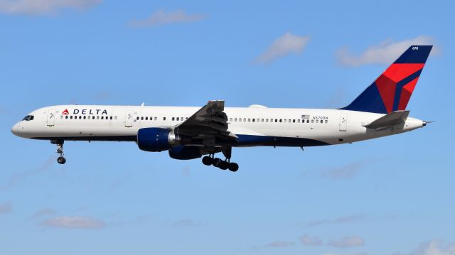 Boeing 757-200 (N670DN)