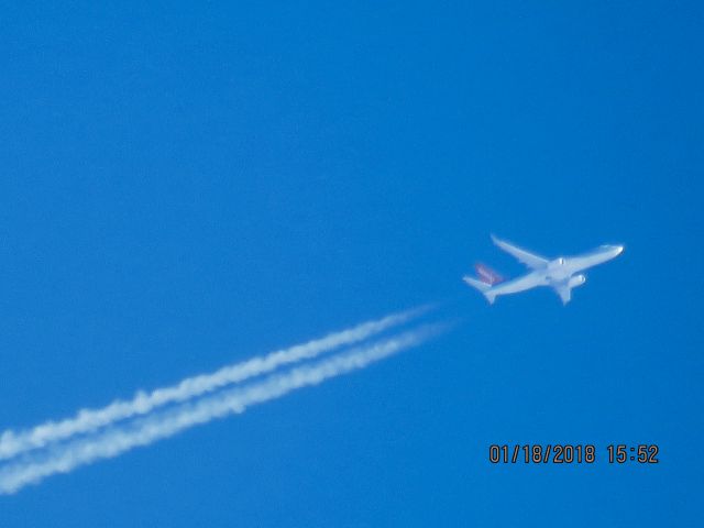 Boeing 737-800 (C-GFWD)