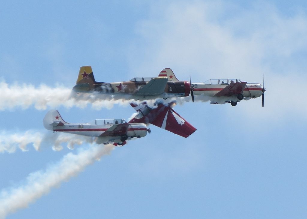 — — - The Raiders Flight Demo Team.