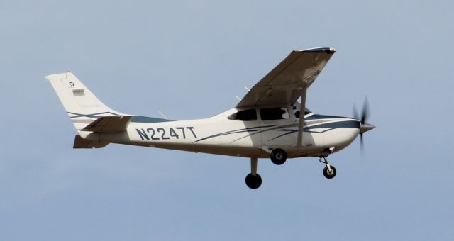 Cessna Skylane (N2247T) - Feb 2016