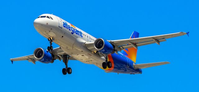 Airbus A320 (N298NV) - N298NV Allegiant Air 2006 Airbus A320-214 s/n 2800 - Las Vegas - Harry Reid International Airport KLASbr /USA - Nevada May 13, 2022br /Photo: Tomás Del Coro