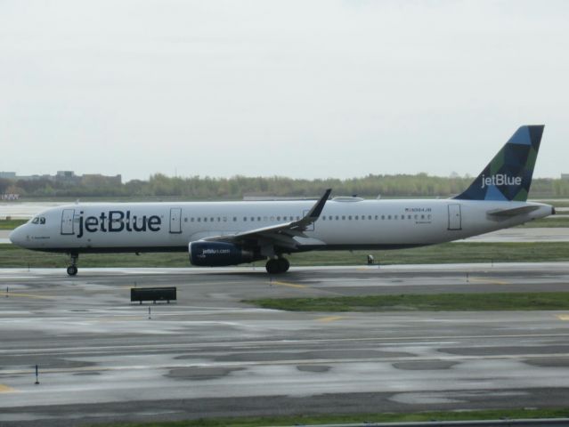 Airbus A321 (N984JB)