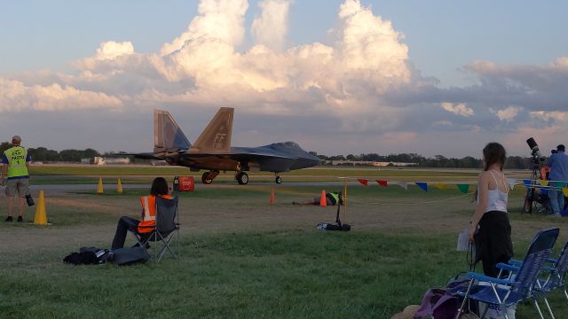 Lockheed F-22 Raptor — - F22 taxing at 2019 EAA Airventure