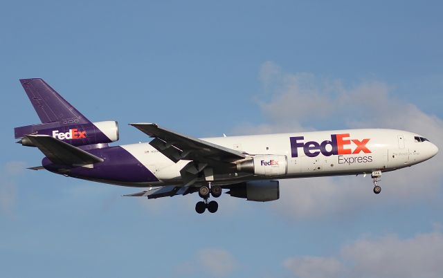 McDonnell Douglas DC-10 (N566FE) - This gorgeous FedEx DC-10-10 started her life with American Airlines in 1979. Here on final for 17L 10/02/2018 (Please view in "Full" for highest image quality)