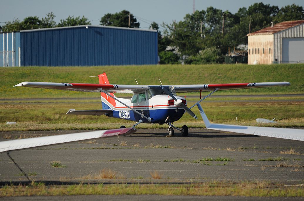 Cessna Skyhawk (N235NY)