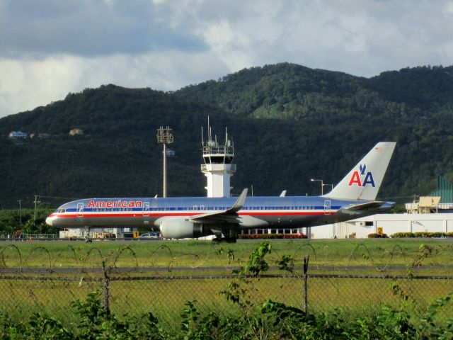 Boeing 757-200 (N680AN)