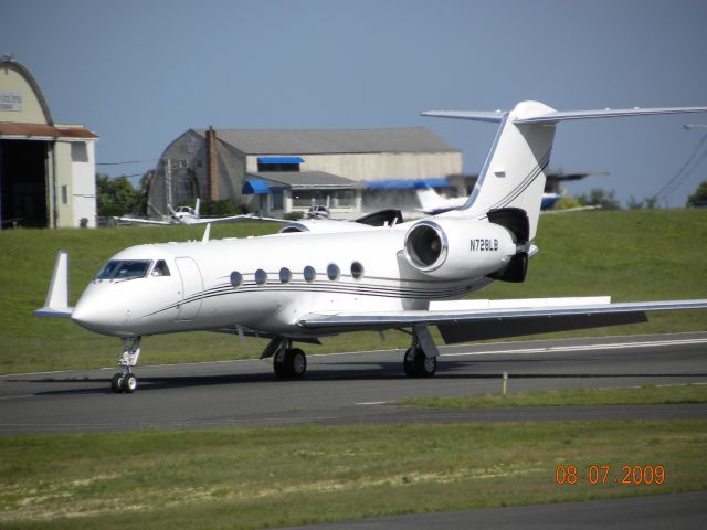 Gulfstream Aerospace Gulfstream IV (N728LB) - N728LB landing on 32 at KBLM