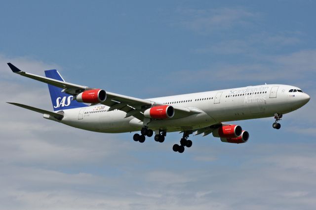 Airbus A340-300 (OY-KBC)