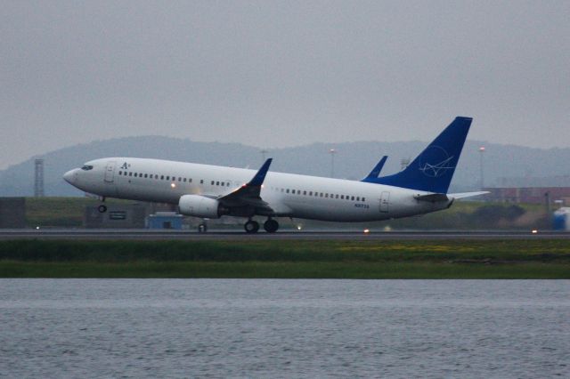 Boeing 737-800 (N917XA)