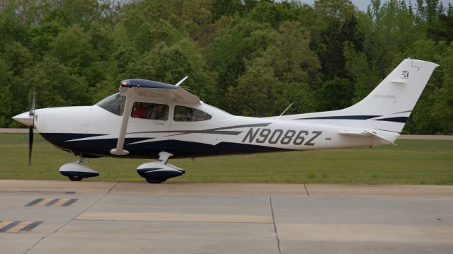 Cessna Skylane (N9086Z)