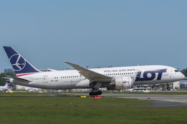 Boeing 787-8 (SP-LRG) - WAW SPOTTING
