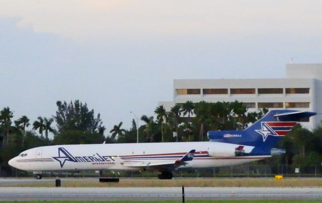 BOEING 727-200 (N395AJ)