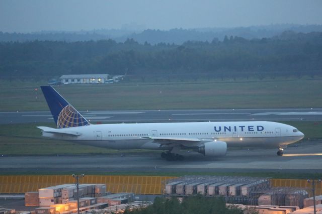 Boeing 777-200 (N783UA)