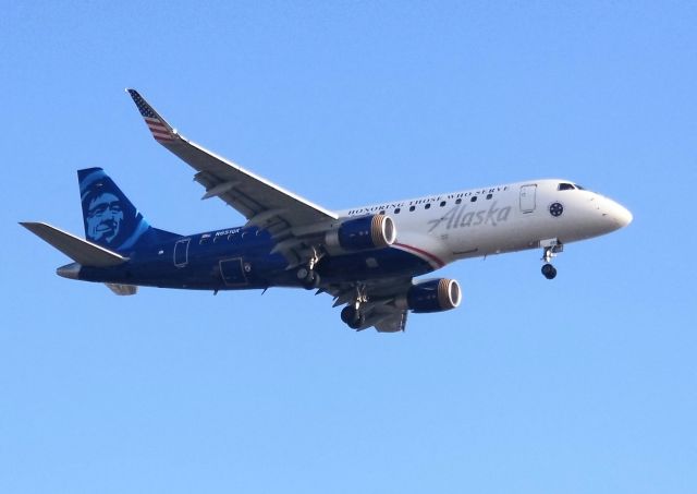 N651QX — - In honor of those who serve. Horizon Air Embraer ERJ-175. Caught landing LAX 24R from PDX.