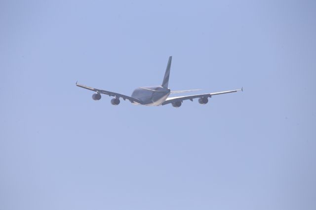 Airbus A380-800 (A6-EOM)