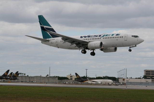 Boeing 737-700 (C-FIBW)