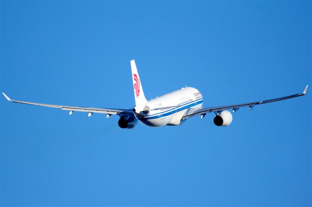 Airbus A330-300 (B-5927)