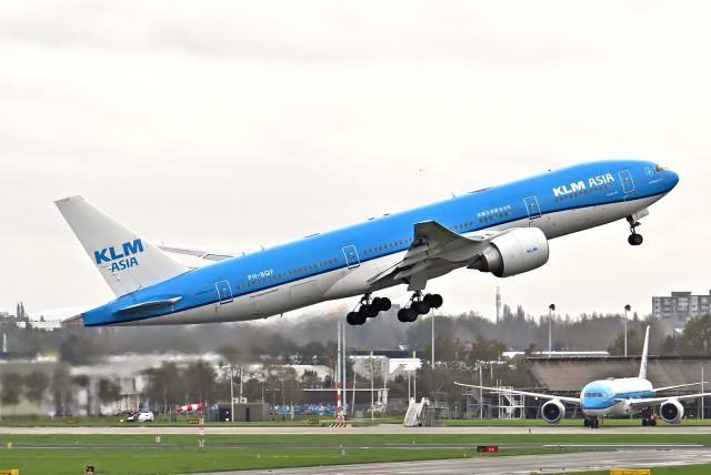 Boeing 777-200 (PH-BQF)