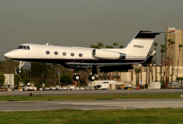 Gulfstream American Gulfstream 2 (N598GS) - Landing on RWY 30 at Long Beach.