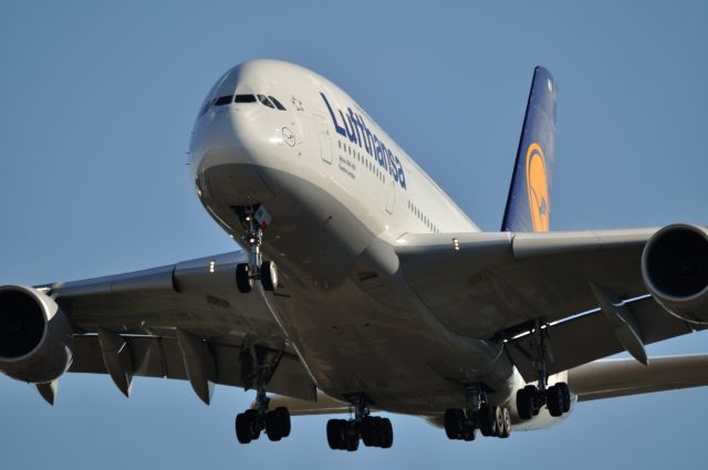 Airbus A380-800 (D-AIMA) - 2012/12/10