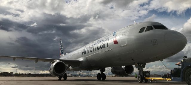 Airbus A321 (N534UW) - PHX T4 A18 Safety first dude 