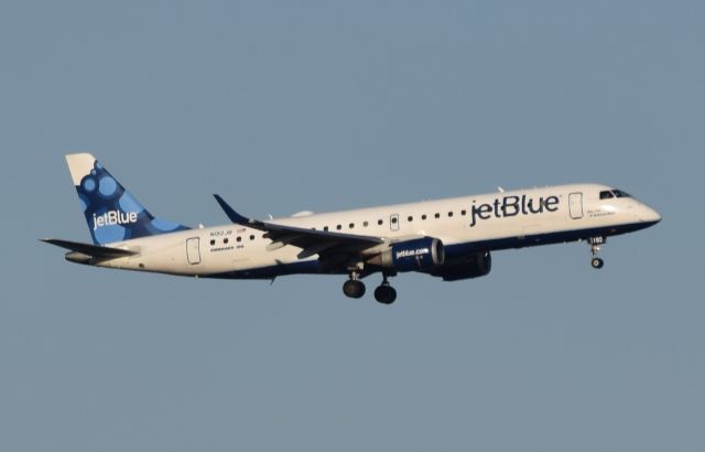 Embraer ERJ-190 (N192JB)