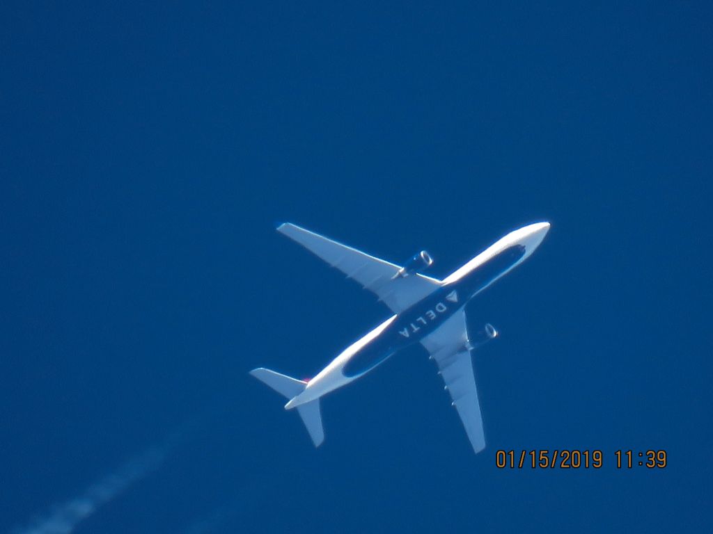 Airbus A330-300 (N831NW)