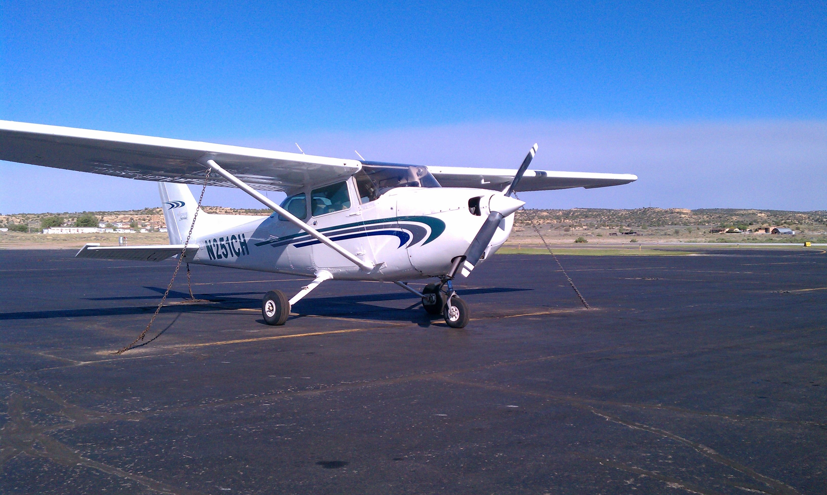 Cessna Skyhawk (N251CH) - Windy in Galup NM